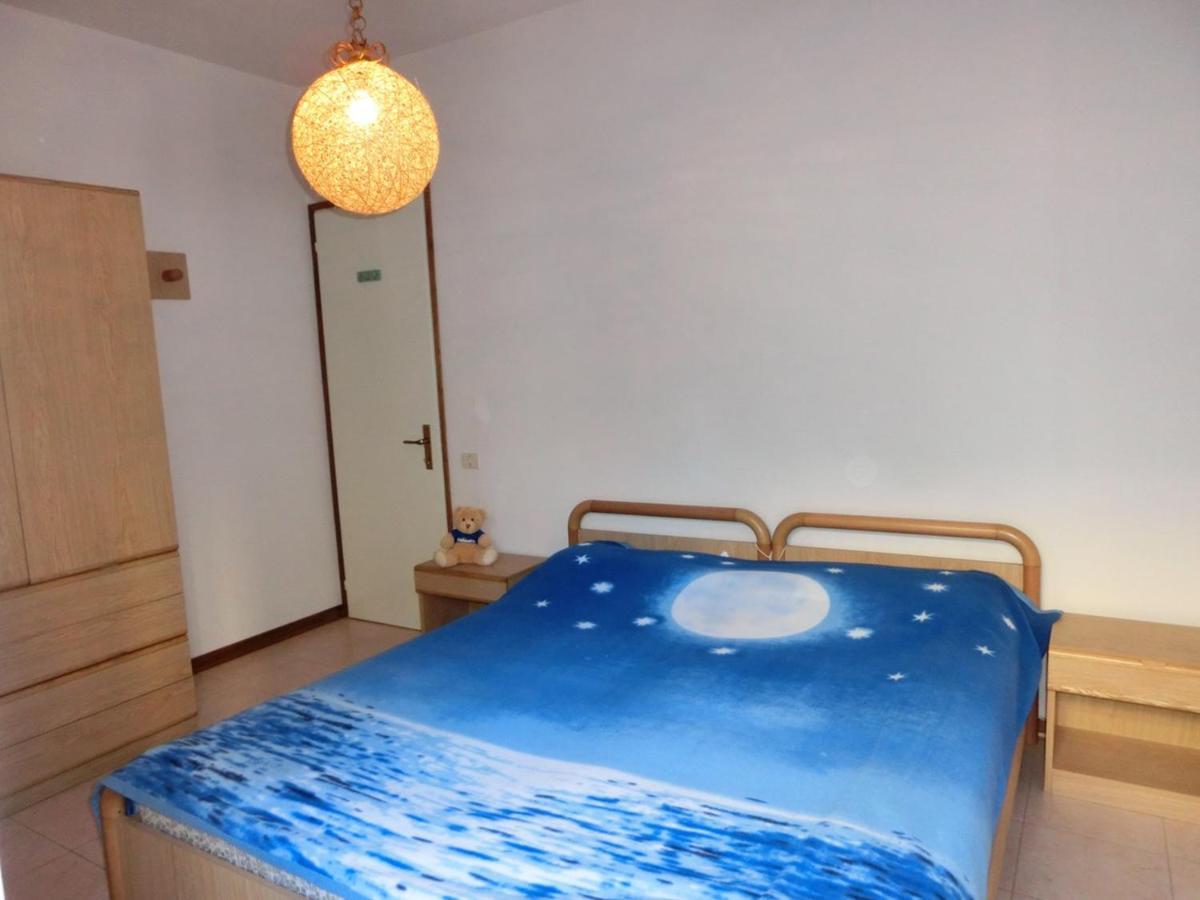 Nice Two-Bedroom Apartment 150M From The Beach ビビオーネ エクステリア 写真